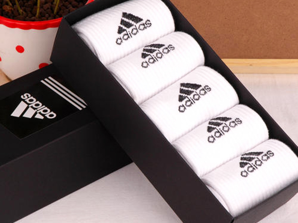 Adidas袜子刺绣应用